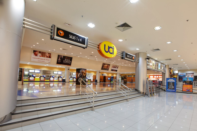 Entrada do UCI Shopping Grão Pará